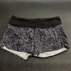 Lululemon size 6 (4 inch) speed up shorts